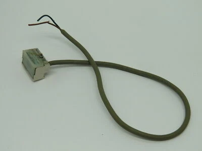 Numatics SR6-004 Reed Switch 5-120VAC 10W 500mA 12"/1FT Cable USED - Image 1 of 3