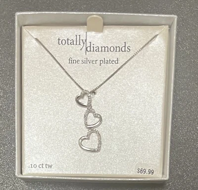 Collar de plata de 18 pulgadas con tachuelas de diamantes de tres corazones de 0,10 quilates Foto 1 de 2