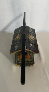 VTG Japanese Sake Decanter - Hand-Painted Moriage Porcelain - Palanquin Norimono - Picture 1 of 8