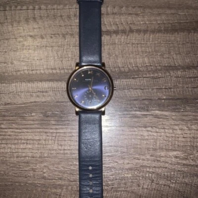 Reloj Baker para mujer de cuero azul marino con esfera azul marino Foto 1 de 3