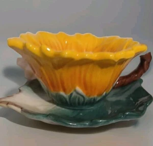 Taza de té y plato de hojas de cerámica Corner Ruby Botanical Collection - Imagen 1 de 18