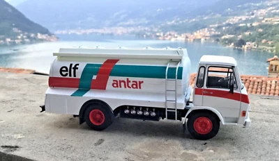 Camion d' Epoca  BERLIET K 770 CITERNE ELF/ ANTAR 1976 IXO Die Cast Model 1/43 - Immagine 1 di 4