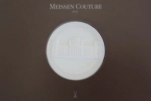 Medalla de Porcelana Blanca BERLÍN de Meissen Couture Alemania SIN ABRIR - Imagen 1 de 5