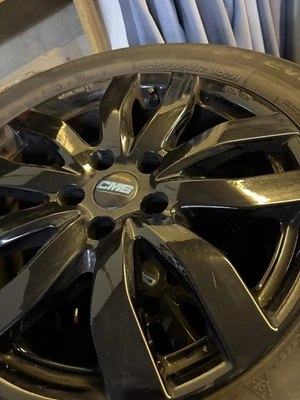 4 Winterreifen Auf Schwarzen Alufelgen 225/65/R17 Gut Erhalten - Bild 1 von 3