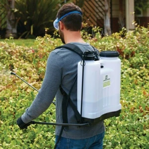 NEW 4 Gallon Backpack Pesticide/Fertilizer Garden Sprayer w 4 Nozzles SHIPS FREE - Picture 1 of 2