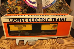 LIONEL #6-19502 CHICAGO NORTH WESTERN WOODSIDE REEFER Missing rooftop flywheel - Picture 1 of 7