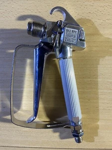 Graco Aftermarket Spray Gun - Picture 1 of 2