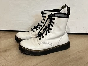 Dr Martens Doc’s AW004 Bex 8-eyelet Patent Lamper leather white boots W (8) M (7 - Picture 1 of 10
