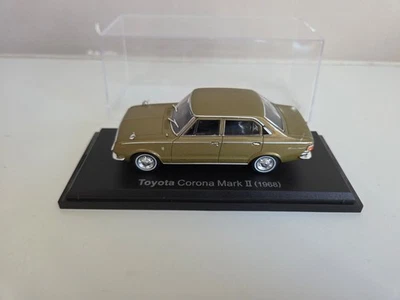 Hachette Norev 1/43 Toyota Corona Mark II - verde oliva - 1968 - Immagine 1 di 4