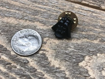 Star Wars Jewelry Darth Vader 1977 Original/Authentic Lapel Pin - VINTAGE 7A - Image 1 of 3