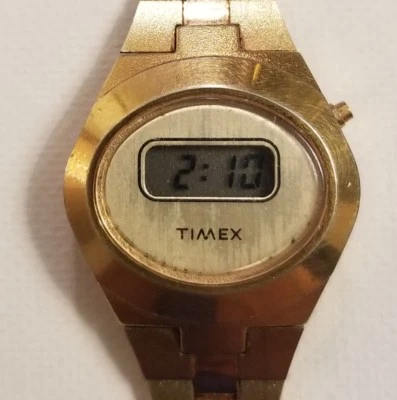 Vintage Timex Ladies Digital F cell Watch. In excellent condition. Runs #140 - Photo 1/4
