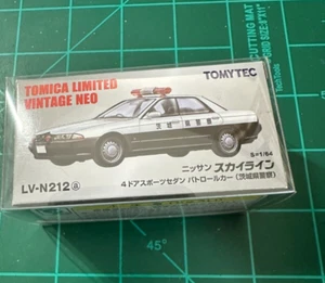 Tomica Limited Vintage Neo Tomytec LV-N212a Nissan Skyline R32 Police - Picture 1 of 3