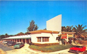 Miami FL The Towne Motel, Old Cars Postcard - Picture 1 of 2