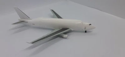 DRAGON WINGS 1:400 BOEING 747-400LCF All White Dream Lifter N747BC Foto 1 de 4