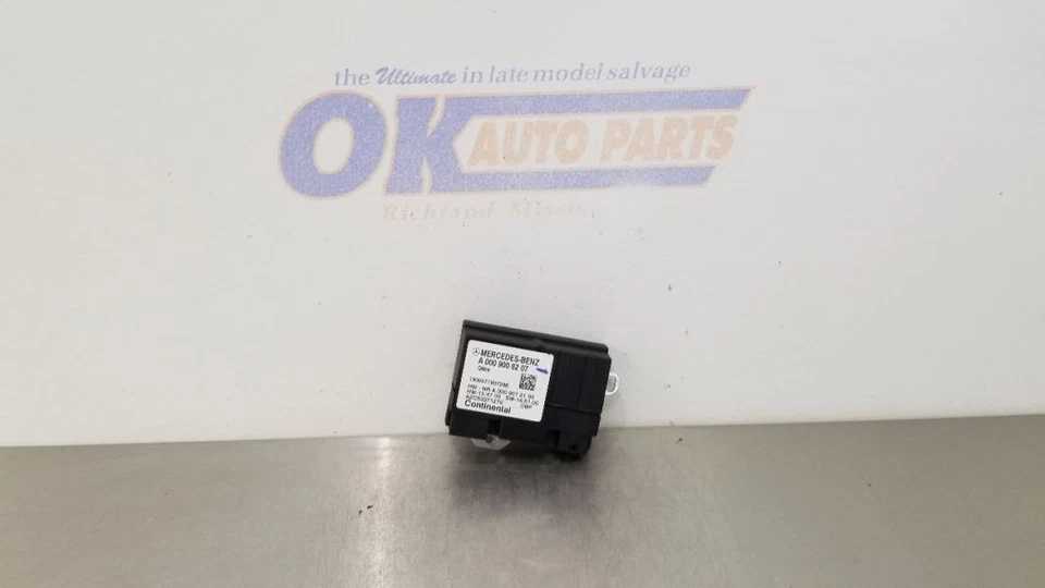 19 MERCEDES BENZ GLS550 X166 МОДУЛЬ УПРАВЛЕНИЯ ТОПЛИВНЫМ НАСОСОМ 0009006207 - Изображение 1 из 4