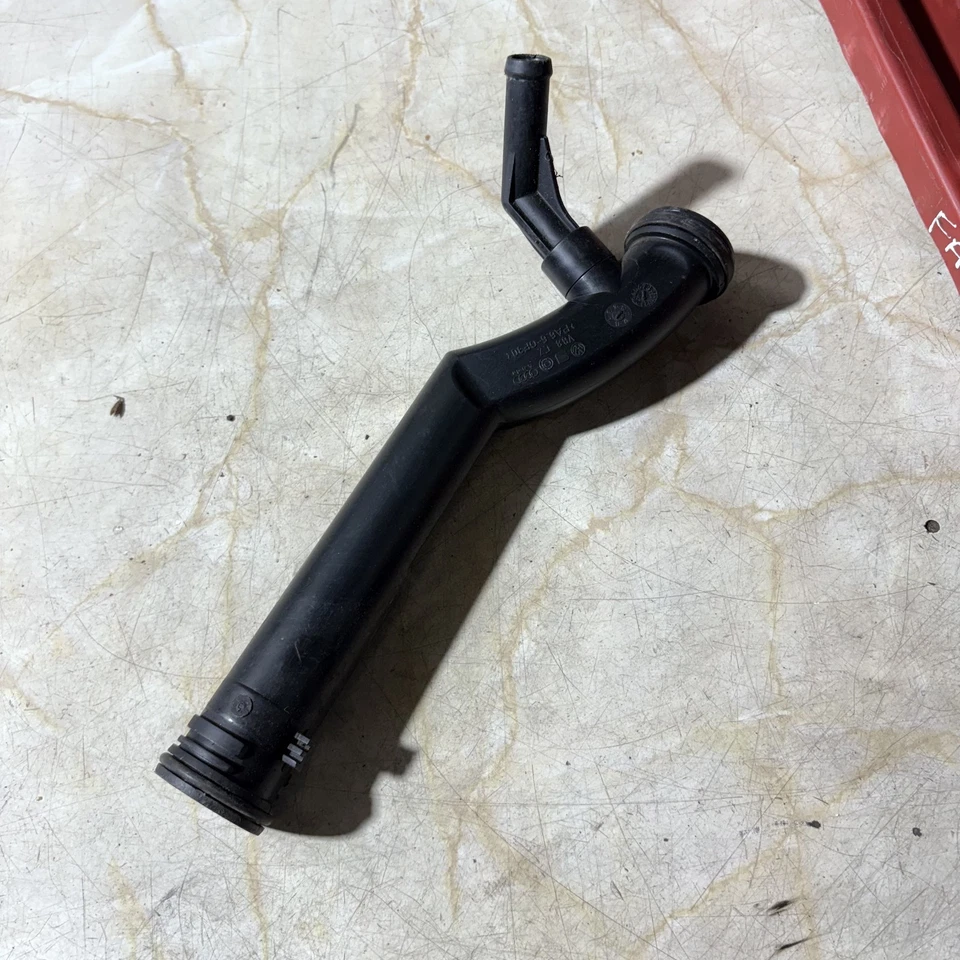 Water Pipe for Volkswagen Polo 2010 Genuine OEM — 第 1/4 张图片