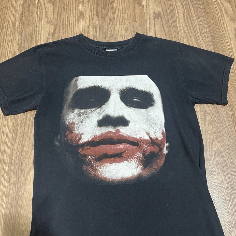 2008 Y2K VTG Dark Night Batman Heath Ledger Joker Movie Promo Shirt S RARE - Image 1 of 4