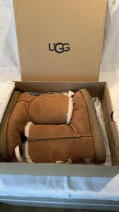 UGG Women's Short Bow  Size 8 *gratis Versand Braun Haselnuss  in OVP - Bild 1 von 6