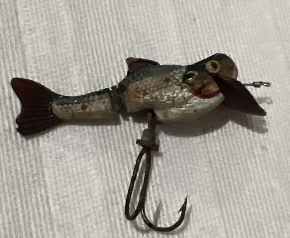 Винтажная Plucky Плавательная Приманка Редкая Соединенная Рыбалка Minnow КОЛЛЕКЦИЯ Предмет - Изображение 1 из 4