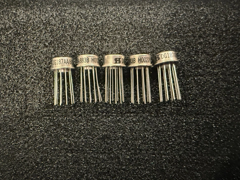 DG187AA/883 Foto 1 de 1