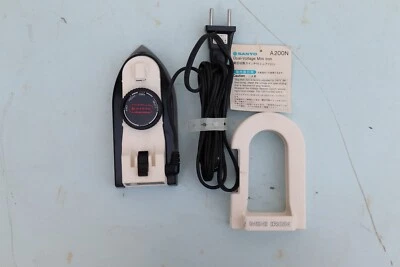 Sanyo Mini Iron A200N – Ferro da Stiro Portatile a Doppia Tensione, Vintage Foto 1 de 4