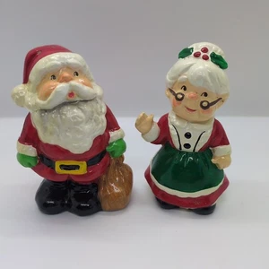 Salero y pimentero de cerámica Enesco Santa y señora Claus Navidad de colección - Imagen 1 de 11