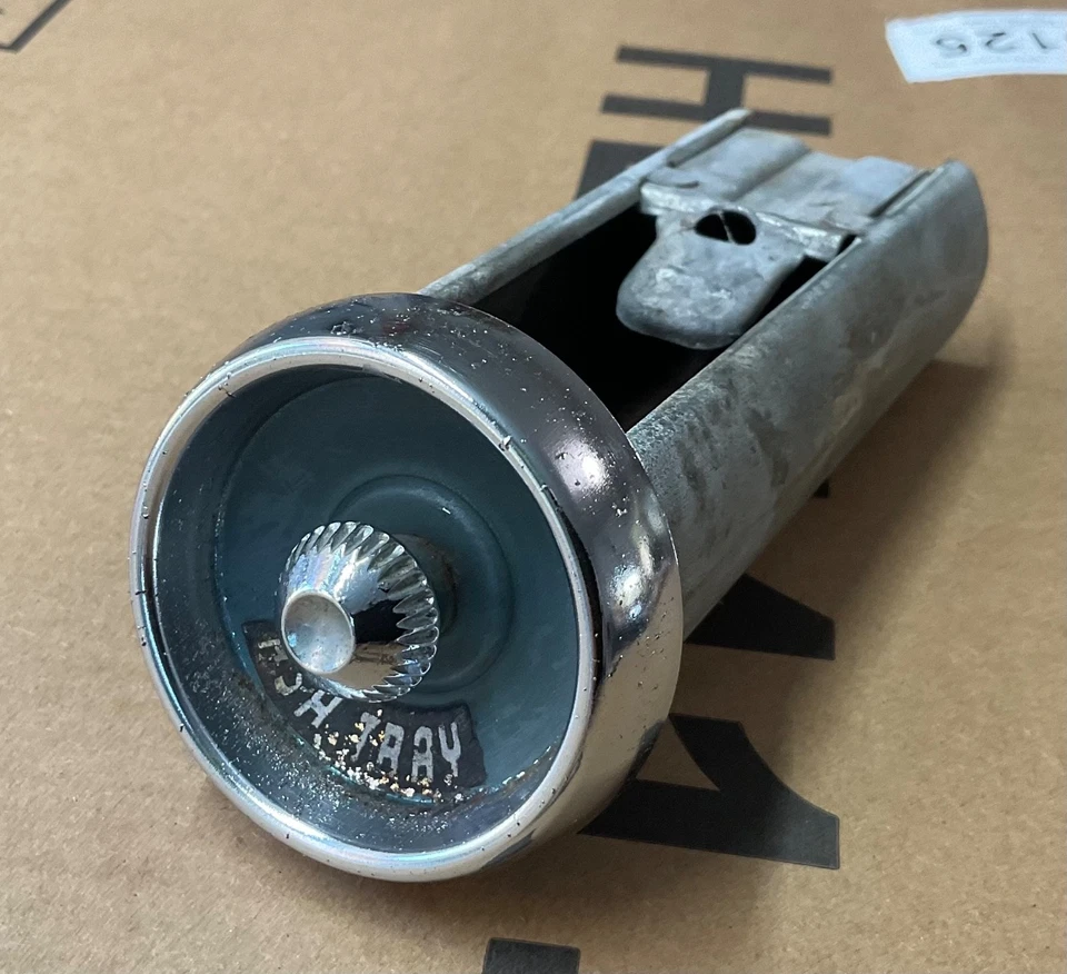 Desoto Coronado Firedome 1954 = cenicero de tablero = pieza de fabricante original Foto 1 de 4