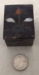Small Rectangular VTG Soapstone Trinket Box, Inlay Flower Design On Lid, India - Picture 1 of 4