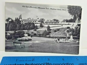 Lotto di 8 cartoline d'epoca in bianco e nero Old Fort Mackinac Mackinac Island MI  - Foto 1 di 3