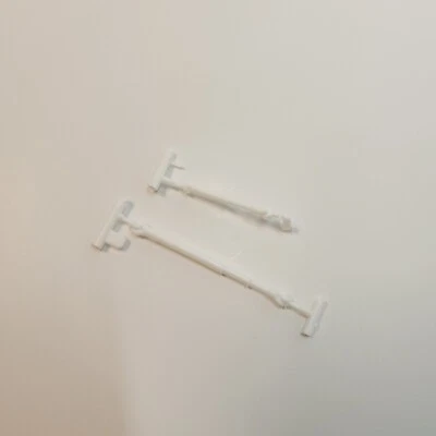 AMT 1/20 1992 Toyota 4x4 Pickup 1082 Parts Driveshafts - Image 1 of 2