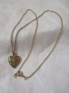 Vintage gold tone Necklace open Heart Pendant - Picture 1 of 3