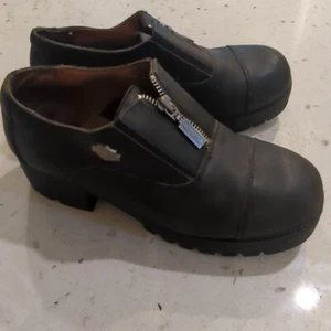 Harley Davidson 9 Clogs Black Leather Shoes Chunky Heels 90s Y2K ALTERNATOR - Picture 1 of 10