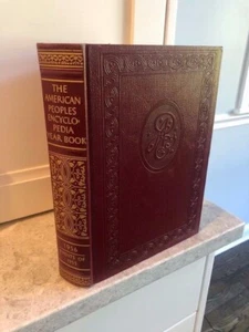 1956 The American Peoples Encyclopedia Yearbook. Rare Vintage "Events of 1955"   - Bild 1 von 5