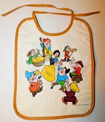 Babero de plástico 1972 Walt Disney Blancanieves y los siete enanitos Foto 1 de 4