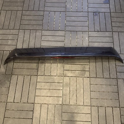 Chrysler Pacifica 2017-2025 puerta levadiza trasera panel de alerón superior OEM negro Foto 1 de 4