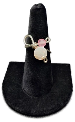 Anillo Cinta Plata Concientización sobre el Cáncer de Mama con Botón Madreperla Vintage Foto 1 de 4