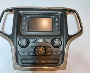 OEM JEEP GRAND CHEROKEE 2014-15 FRONT CENTER DASH RADIO BEZEL AC CLIMATE CONTROL - Picture 1 of 8