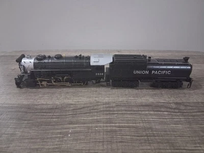 Bachmann HO No 0657 Mikado 2-8-2 Locomotive & Vanderbilt Tender Need Repair. - Image 1 of 4