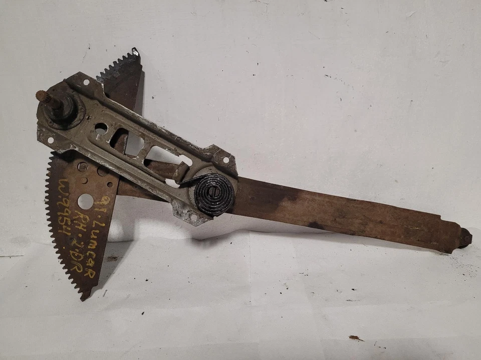 Used Front Right Door Window Regulator Front fits: 1991 Chevrolet Lumina car 2 D - Imagem 1 de 4