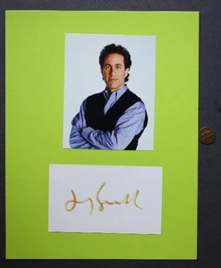 Set cartolina e foto star del fumetto Jerry Seinfeld AUTOGRAFATO/FIRMATO SCARCE - - Foto 1 di 1
