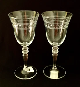 2 copas de vino Williams Sonoma Laurel nuevas con etiquetas descontinuadas - Imagen 1 de 3