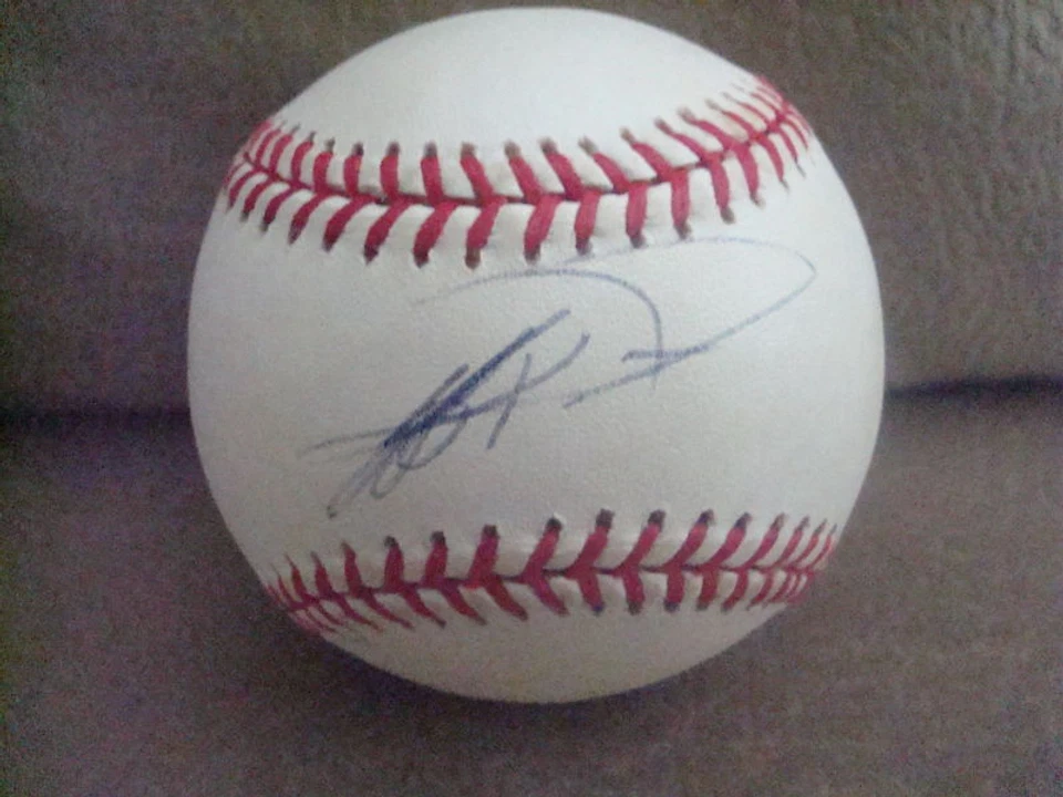 Jeff Kent AUTOGRAPHED NATIONAL LEAGUE OFFICIAL MLB BASEBALL SIGNED - Image 1 of 1
