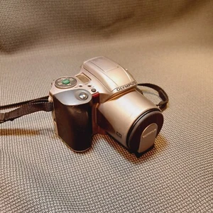 Olympus IS-20 35mm Camera Quartzdate 28-110mm High Resolution 4X Zoom - WORKS - Picture 1 of 23