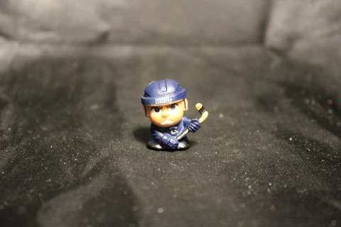 Collectible NHL TEENYMATES Series 3 Figure - VANCOUVER CANUCKS - NEW! Loose Cover