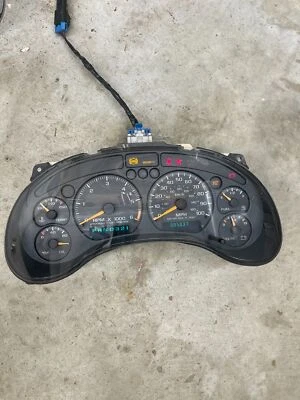 01-05 Chev S10 Blazer Speedo TACH Gauge Instrument Cluster Column Shift LOW MILE - Image 1 of 4