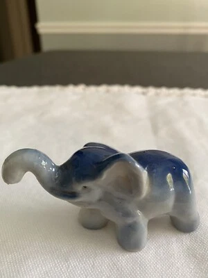 Estatuilla pequeña trompa de pie elefante esmaltada azul gris Japón años 50 Foto 1 de 4