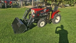 Kleintraktor Schlepper mit Frontlader mit Schwimmstellung - Bild 1 von 14