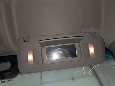 Б/у правый солнцезащитный козырек подходит: 2013 Gmc Sierra 1500 пикап новый стиль гладкая дверь лыж - Изображение 1 из 4