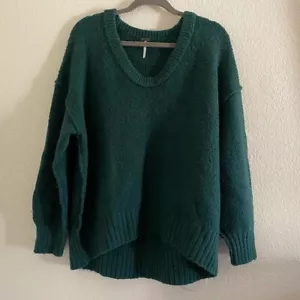 Free People Größe Extra Small Brookside U-Ausschnitt Tunika Pullover in Pine Needle - Bild 1 von 8