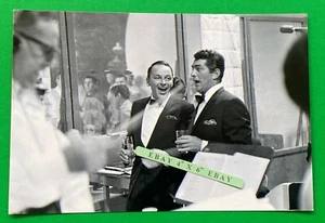 FOTO ENCONTRADA 4X6 de Frank Sinatra Dean Martin en estudio de grabación - Imagen 1 de 1